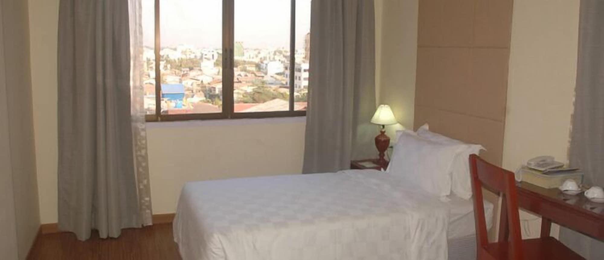 Oway Grand Hotel Mandalay Esterno foto
