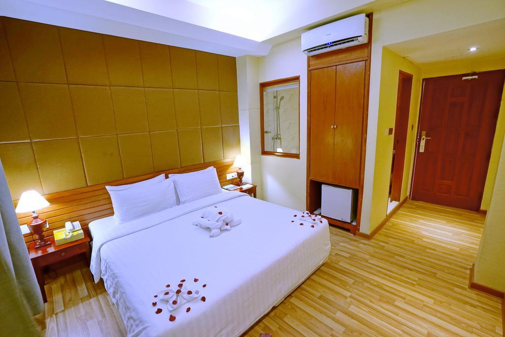 Oway Grand Hotel Mandalay Esterno foto