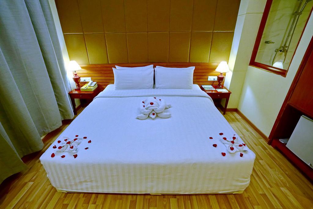 Oway Grand Hotel Mandalay Esterno foto