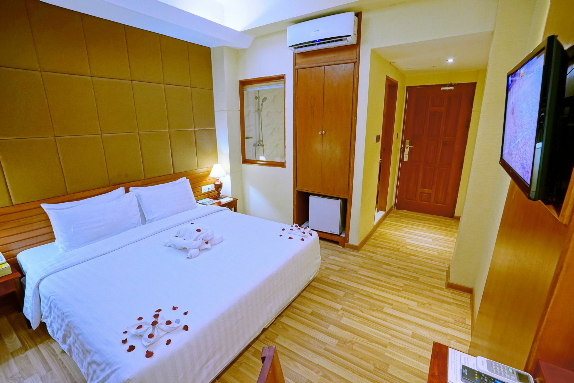 Oway Grand Hotel Mandalay Esterno foto